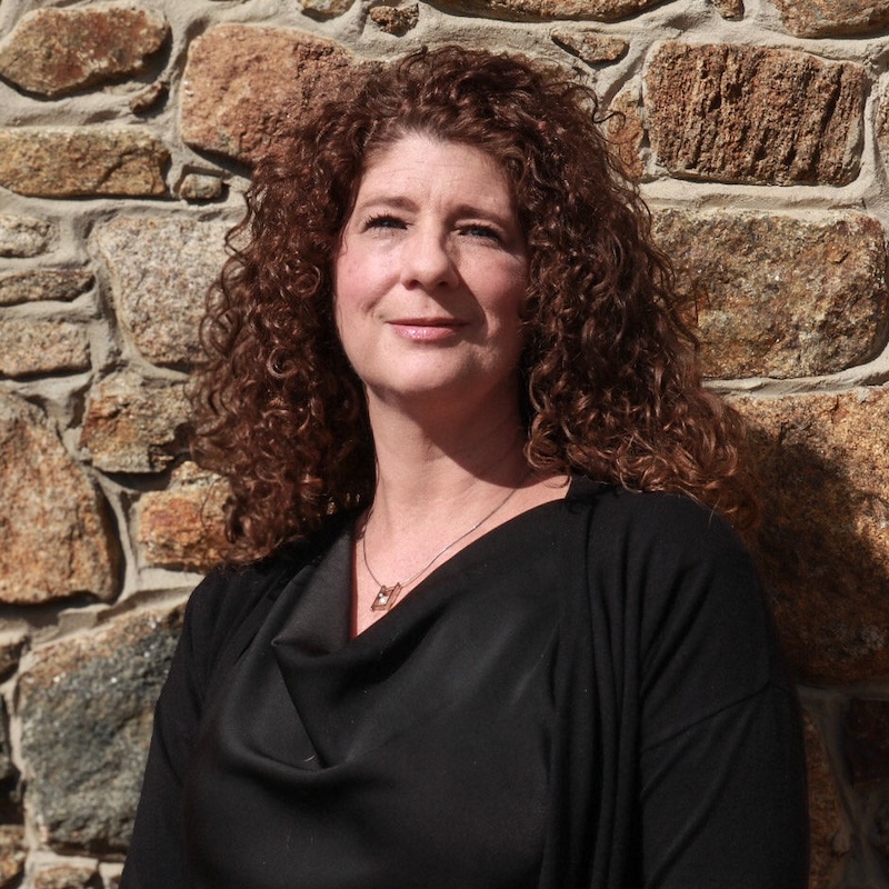 photo of  Robyn McNally